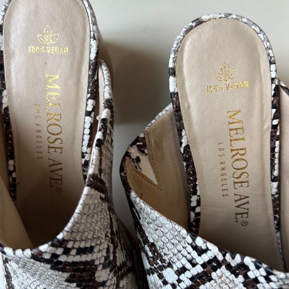 Melrose Avenue women’s vegan slip on mules with snakeskin print size 6.5 - Picture 3 of 8